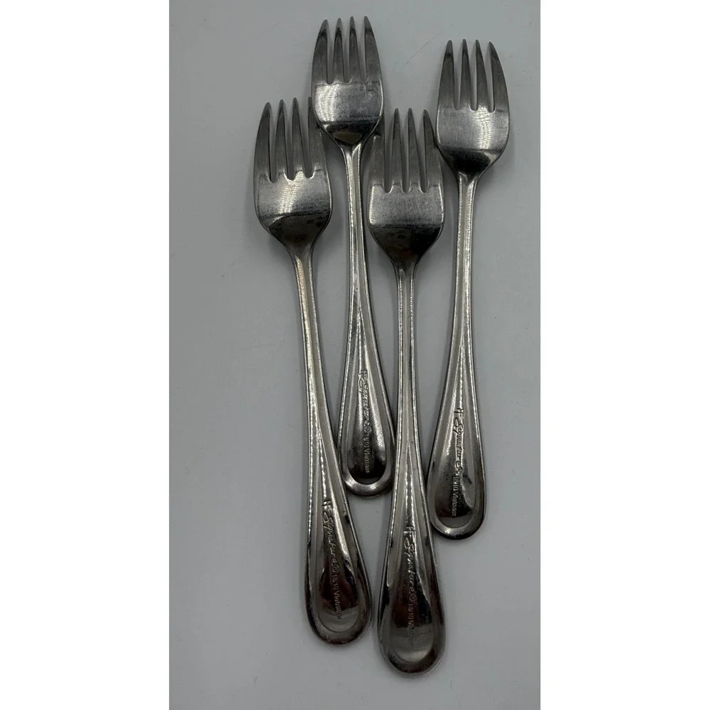 Kirkland Signature‎ 18/10 Stainless Steel Flatware Set 44 Pieces Silverware